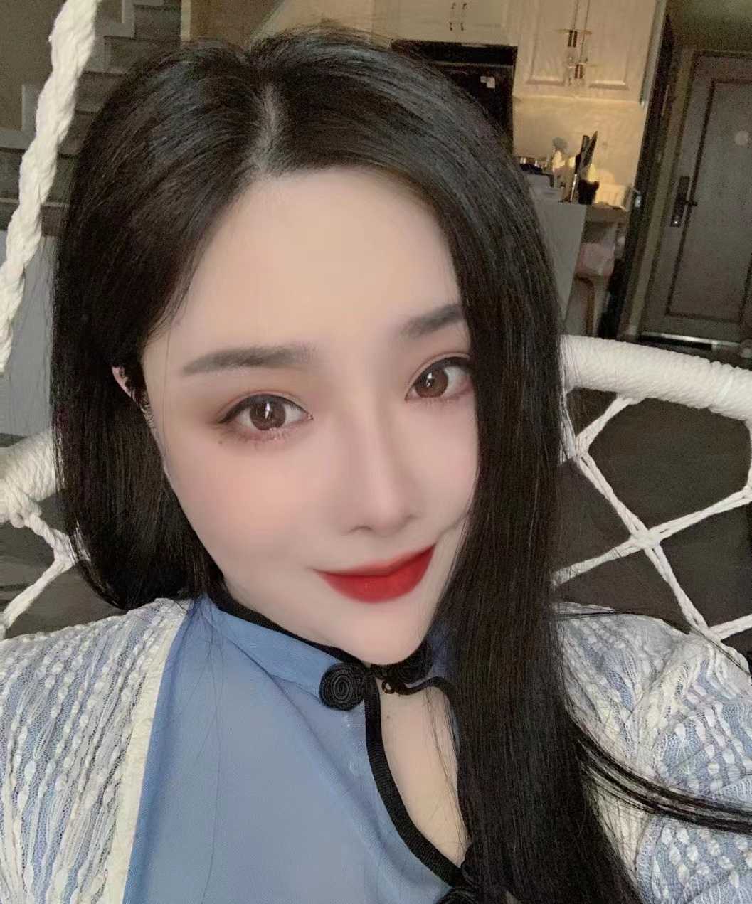 大奶妹子，丰满粉嫩