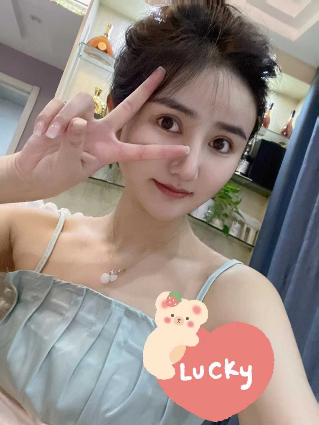 清纯唯美且风Sao的小美女，悦悦