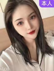 长相可以，身材苗条