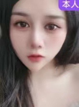 颜值不错，奶大的少妇