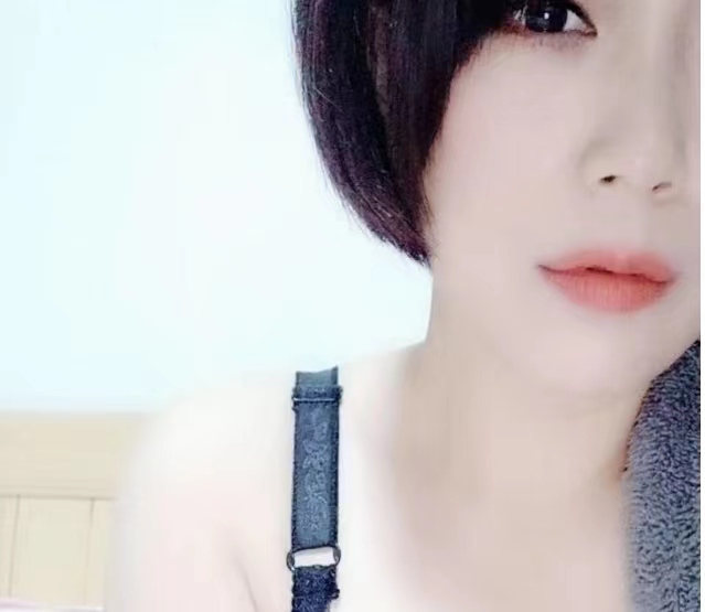 性欲有点高的妹子