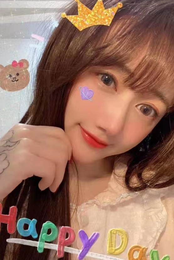 年轻貌美的小姐姐