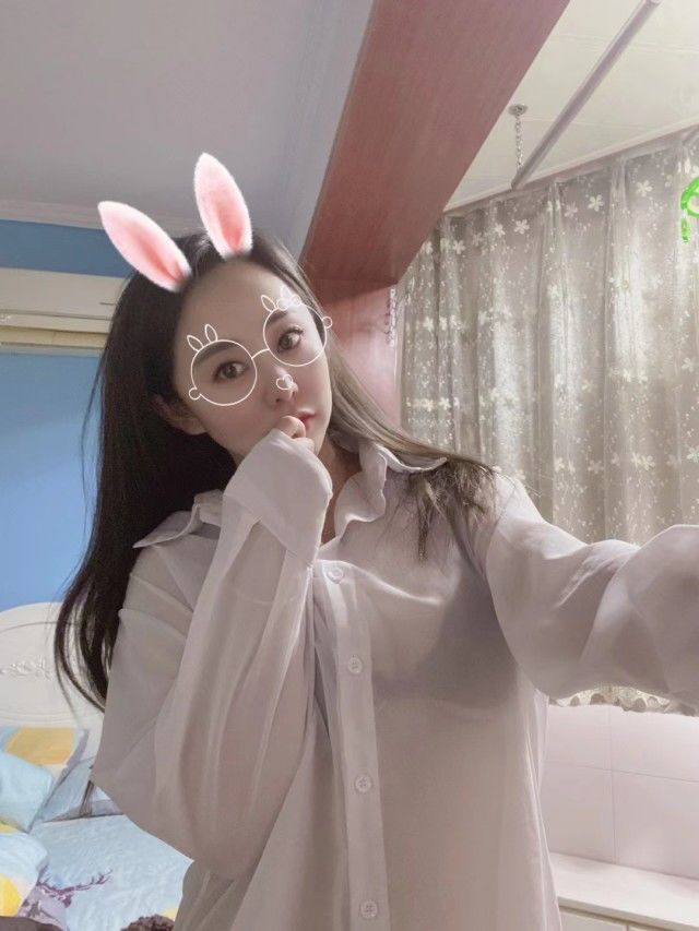 服装城兼职大奶妹