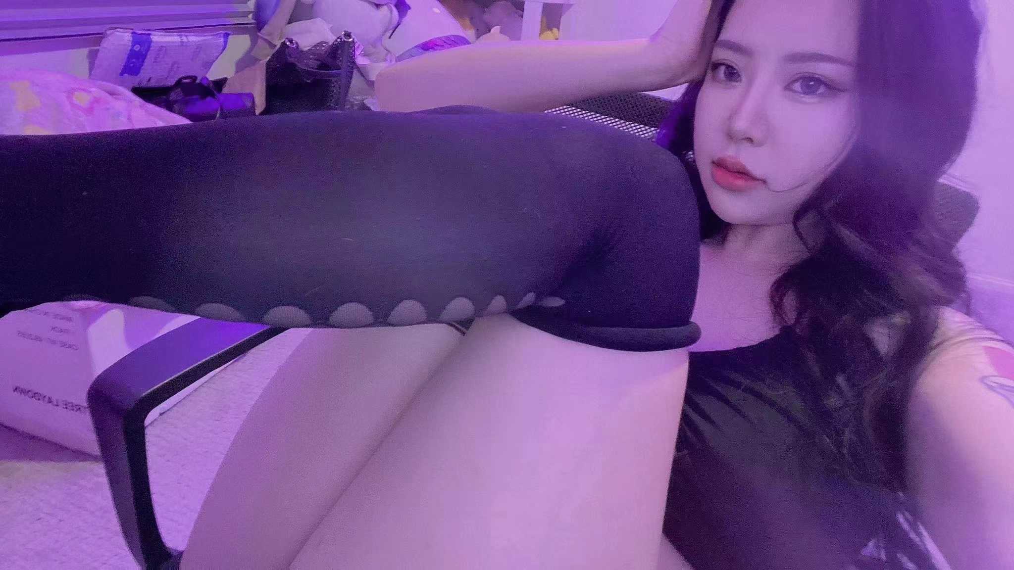 胸超级大，人也很漂亮配合，真的很爽