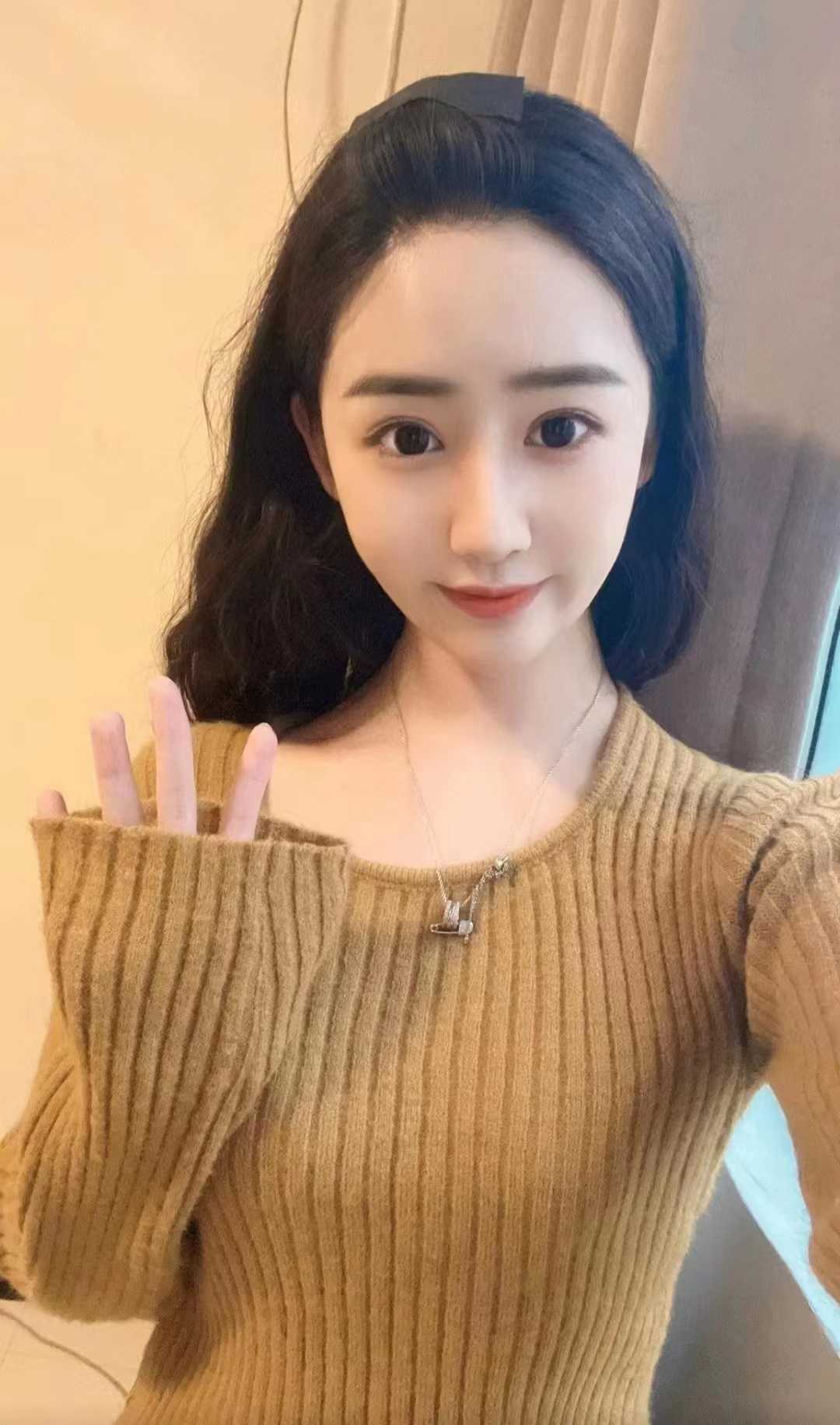 颜值很棒很纯欲的妹子