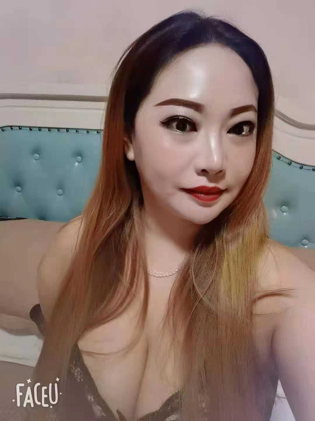 我对她的服务是挺满意的