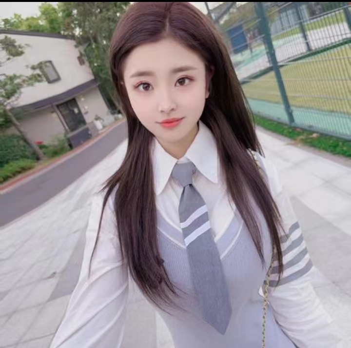 身材极品，jk制服极多