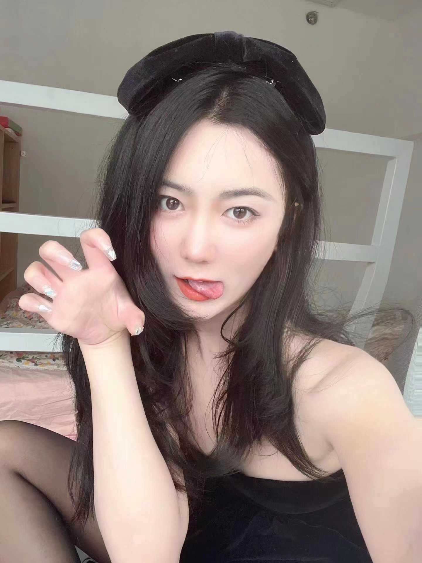 耐看，看着就很想干的，活好人美