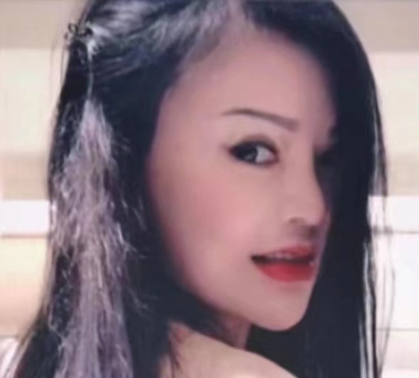 身材挺高，人SaoSao的