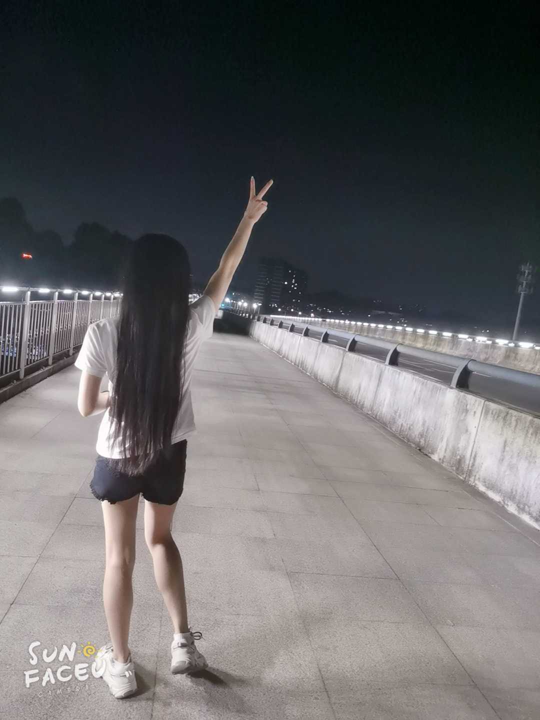 番禺丝袜大美腿小晚