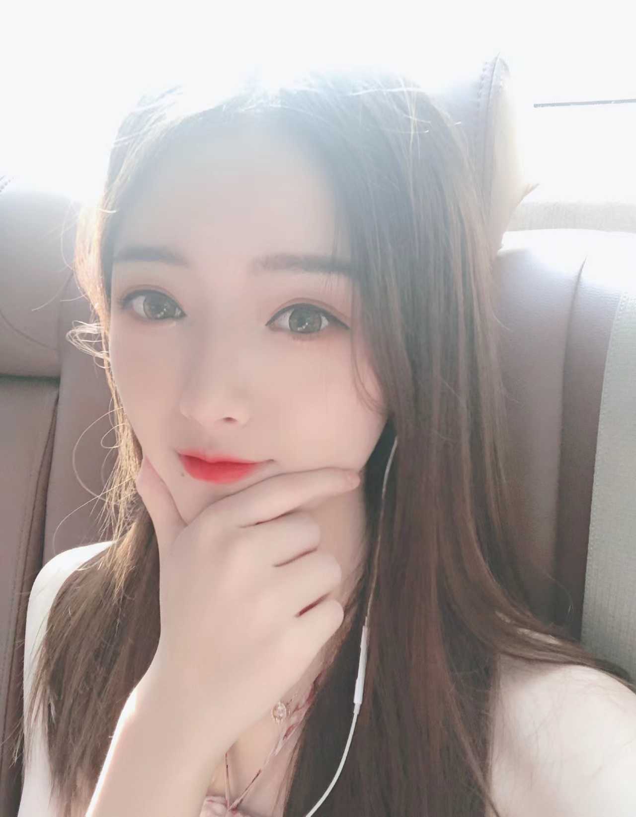 身材高挑，有气质的美女