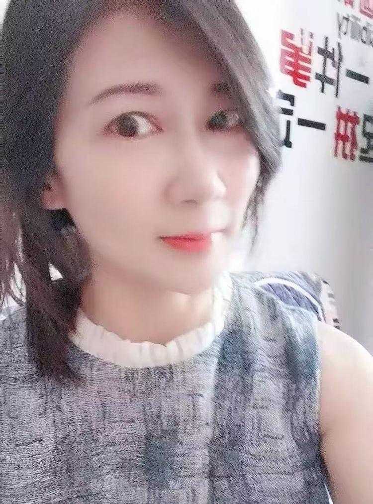 宝山美女，小爱少妇