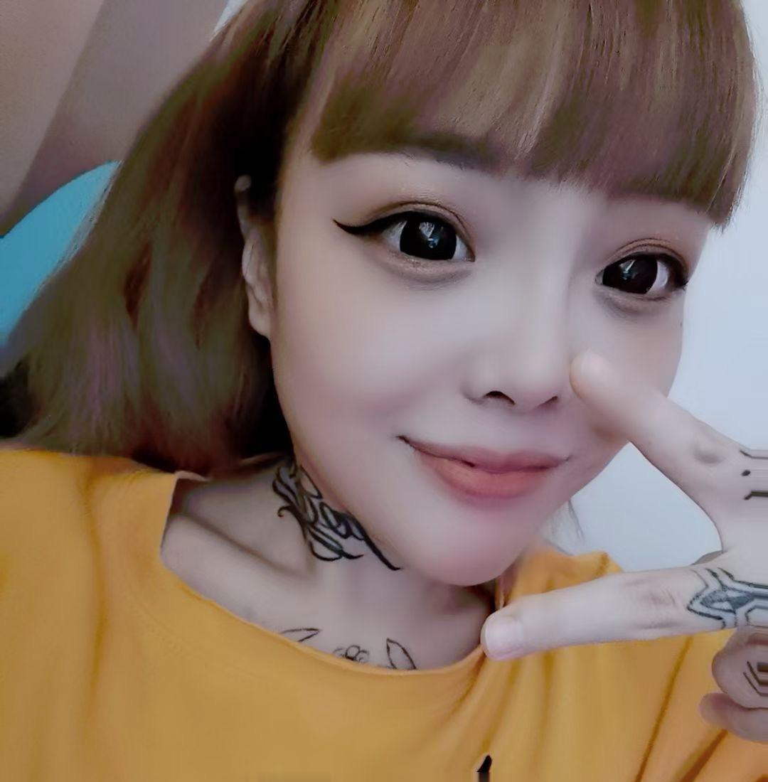 性感纹身妹子东东