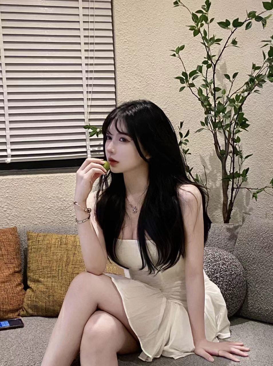 园区艺术学院美女白桃