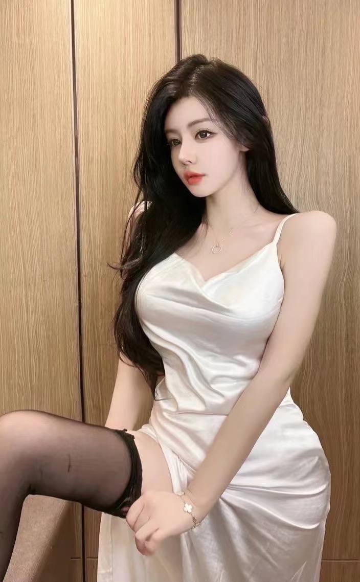 园区艺术学院美女白桃