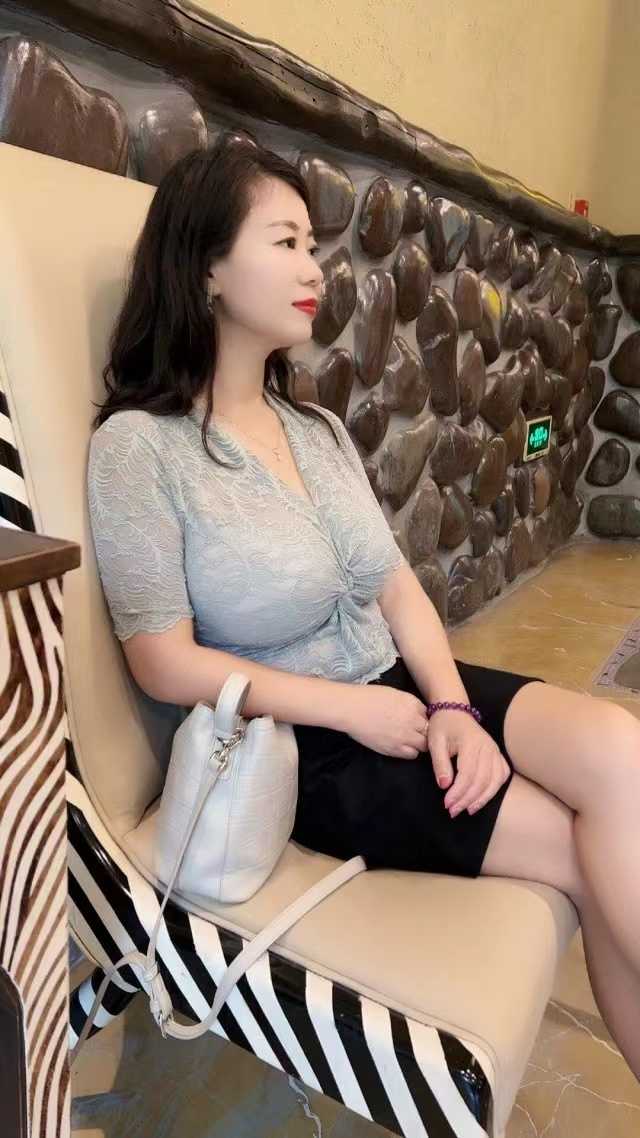 大胸少妇，就是爽，随便玩