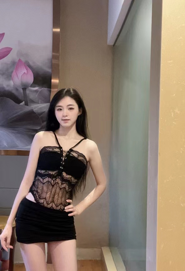 值得一去的年轻妹子