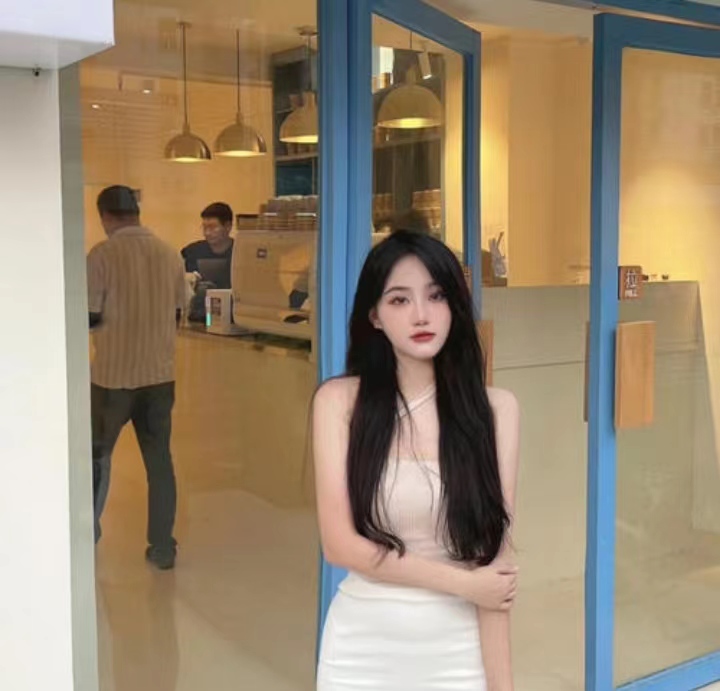 颜值超高，极致黑丝超级诱人