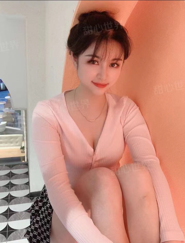 黑丝美腿极品小姐姐