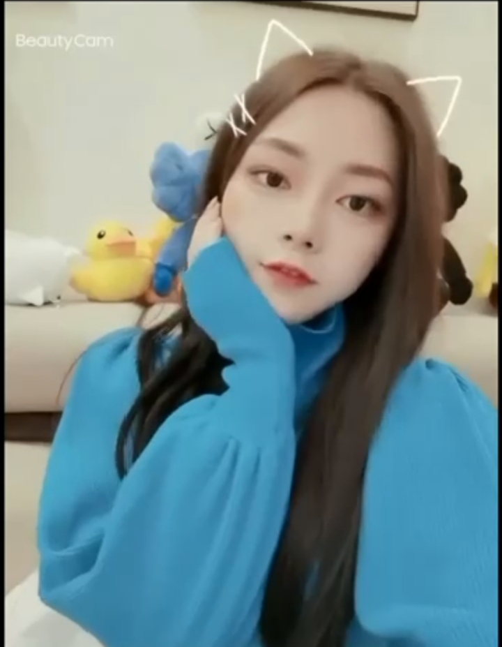 微胖水多多的笑笑小美女