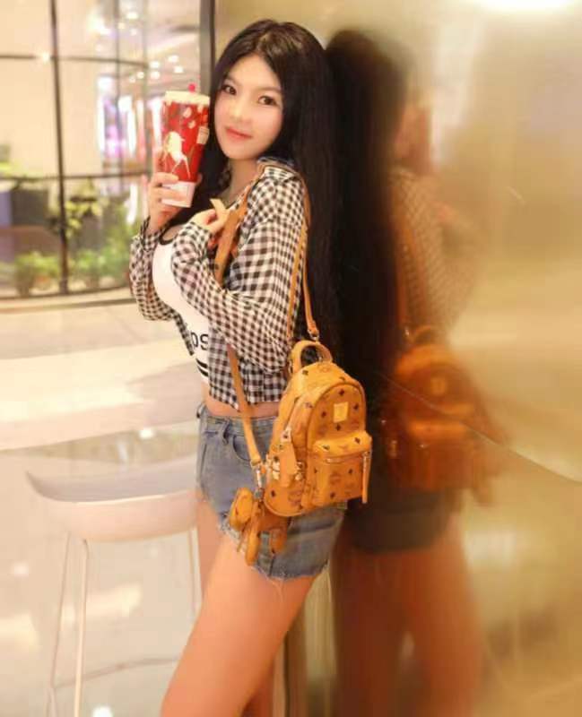 极品身材嫩妹一枚