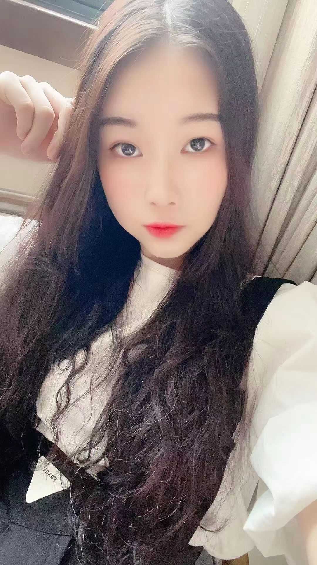 妹子下面水挺多的，反正是不错的体验