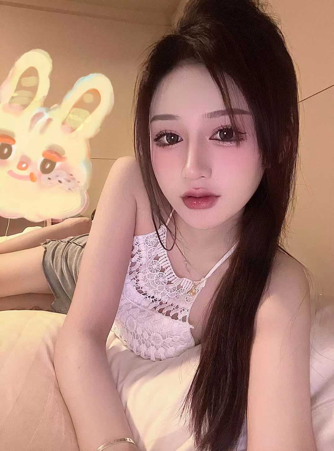 推荐颜值天花板小姐姐依依