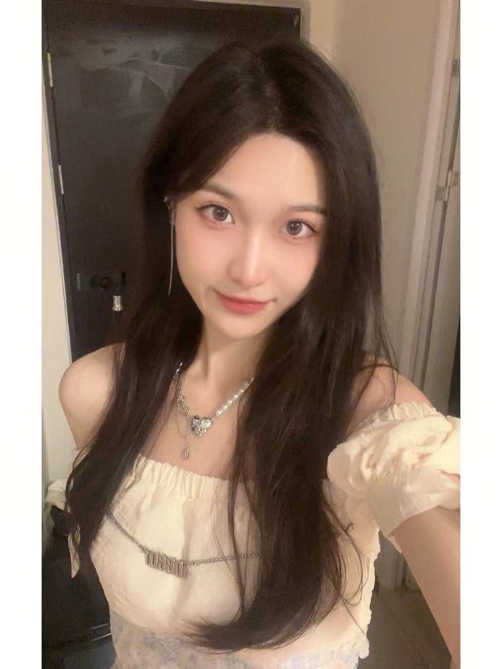 颜值超正身材超好的mm她来咯