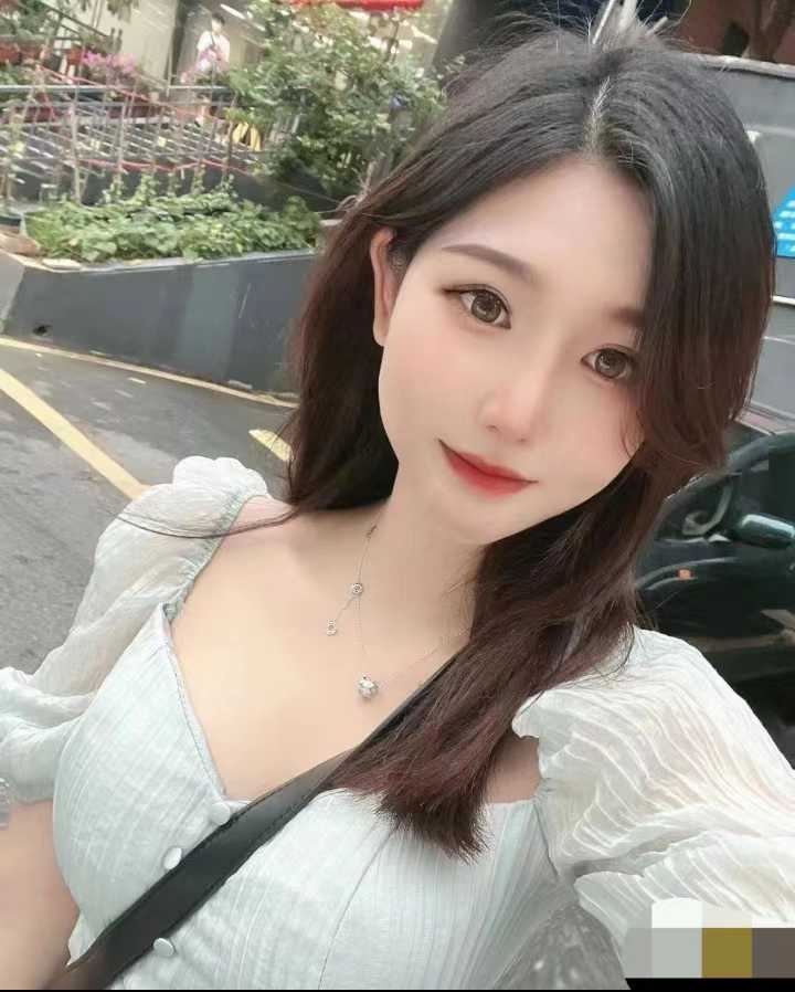 胸超级大的妹子