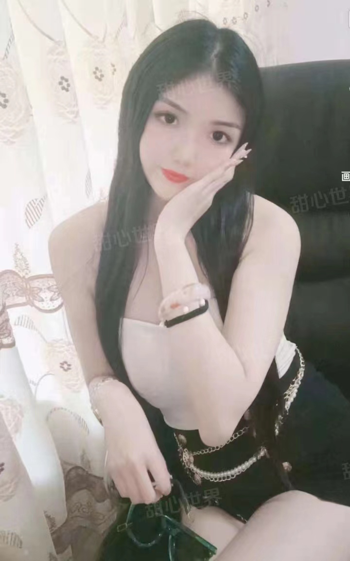 温柔的姐姐奶子很大哦