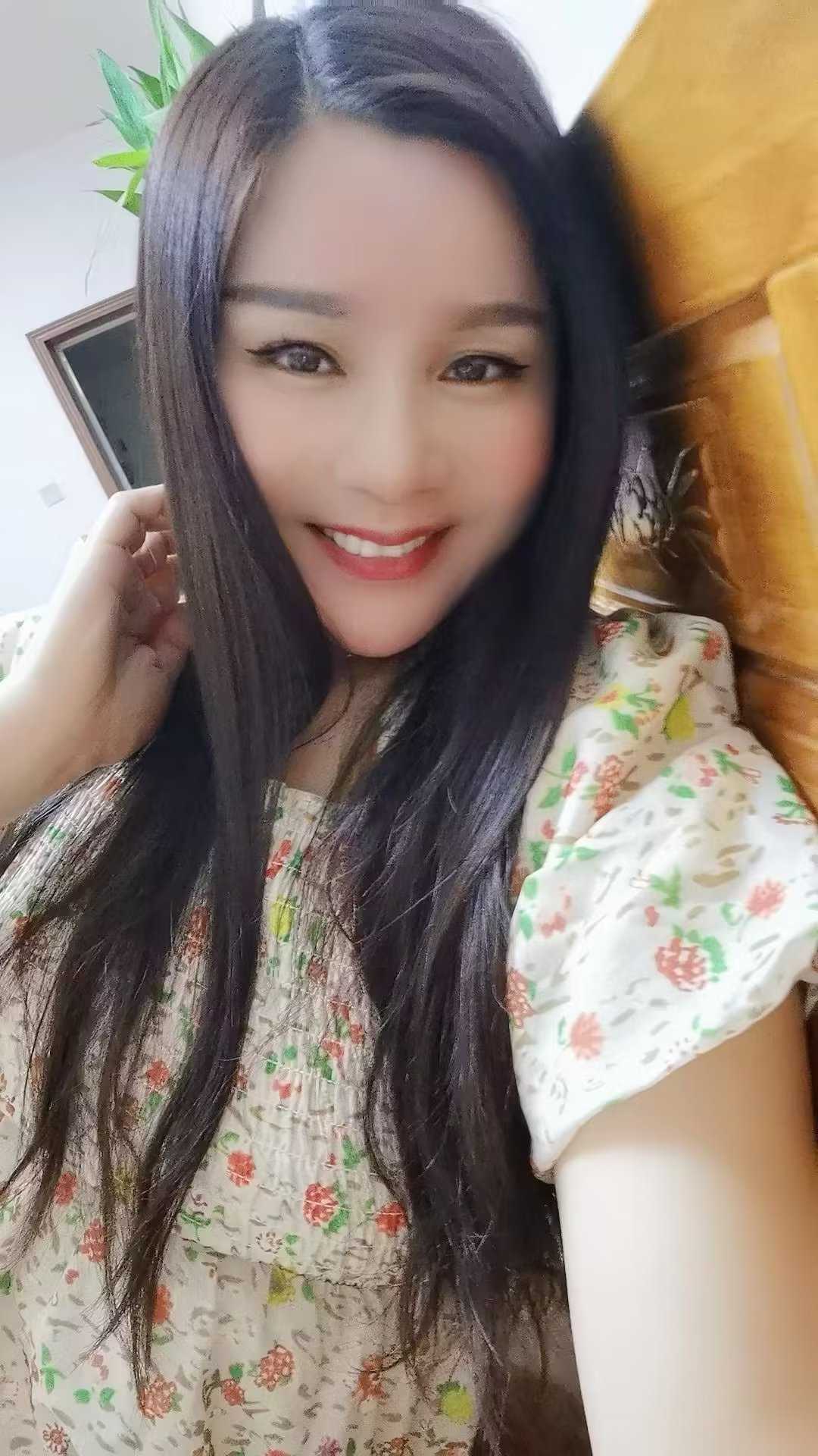 善于口技，漂亮的妹子