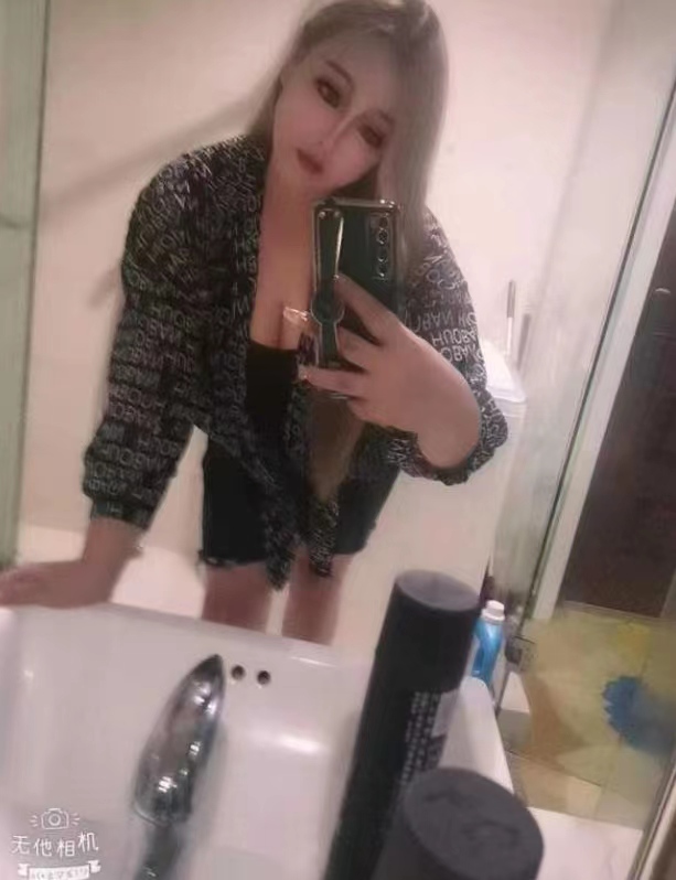 颜值不行，花招很多的少妇