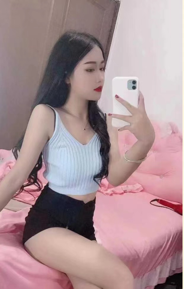 技校刚刚毕业苗条身材五官精致水嫩妹妹