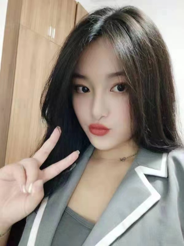 体验感满满的小姐姐