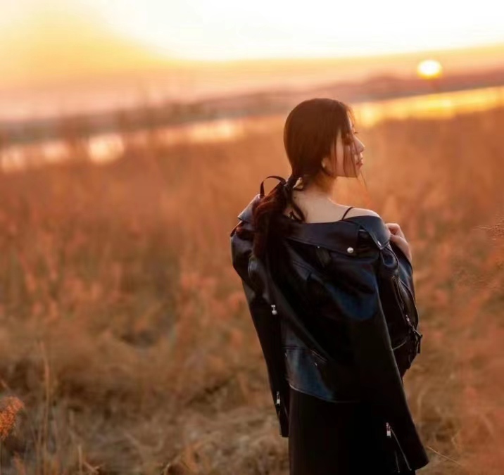 很娇小的娇喘小姐姐