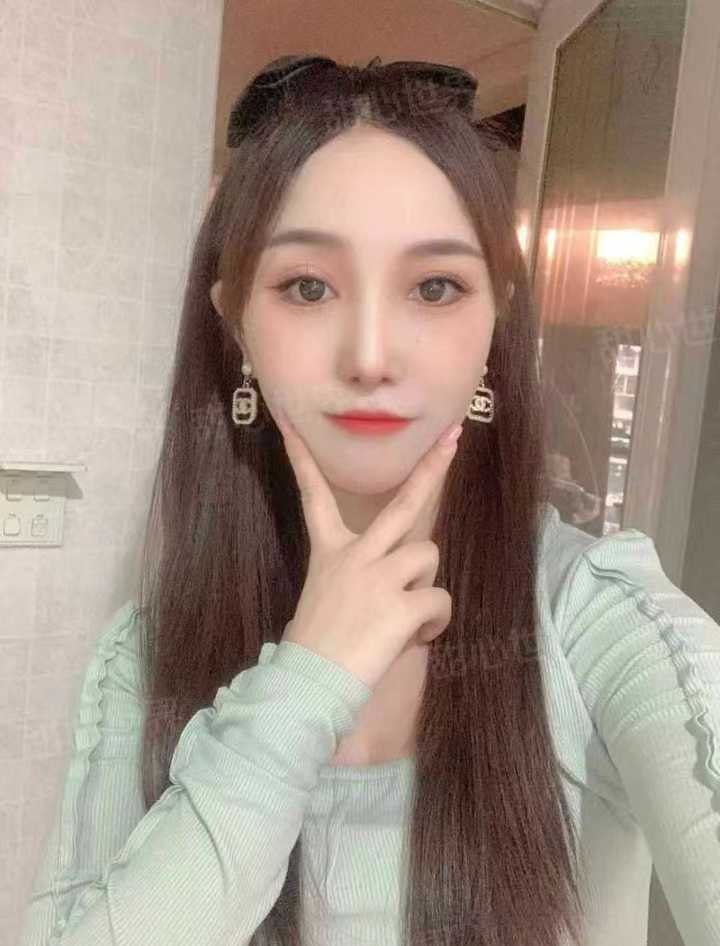 不耐艹的小少妇