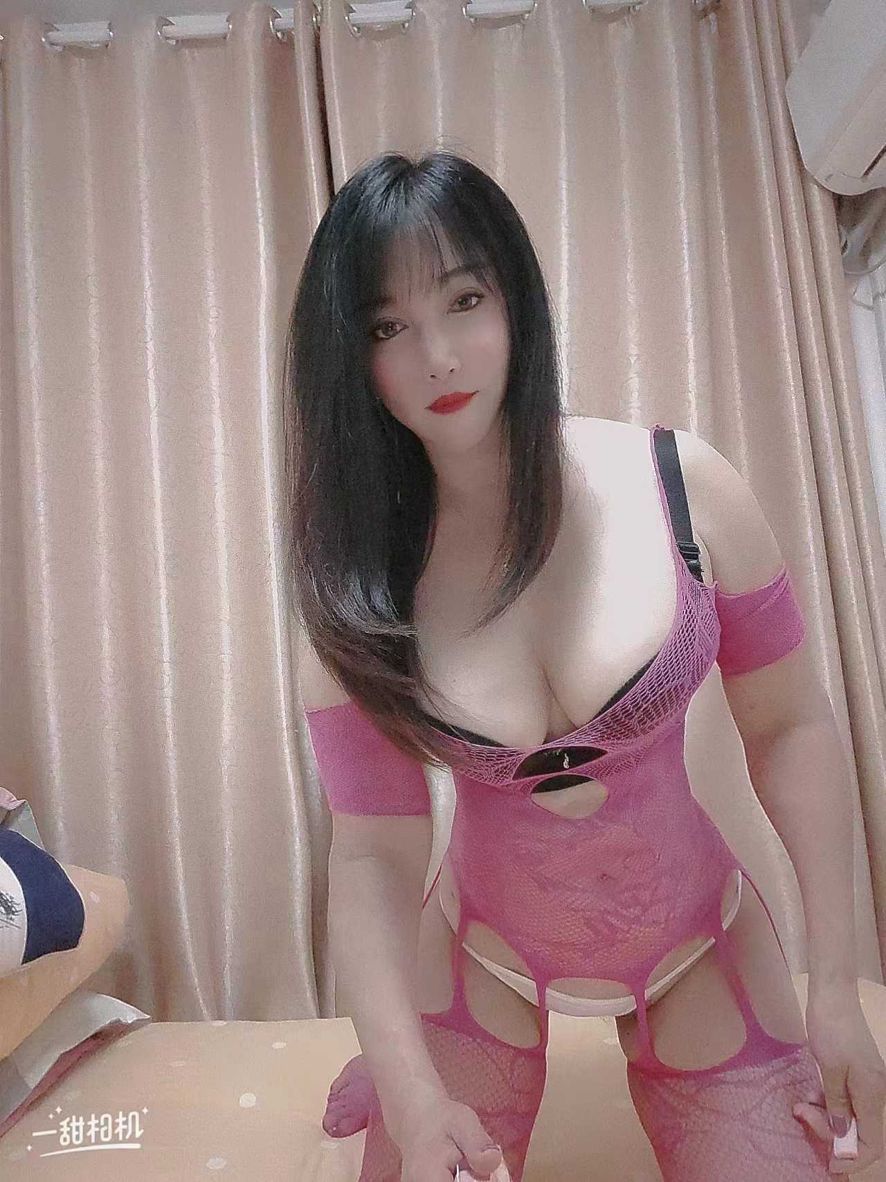 真人丰满，胸超级大的东北小辣椒