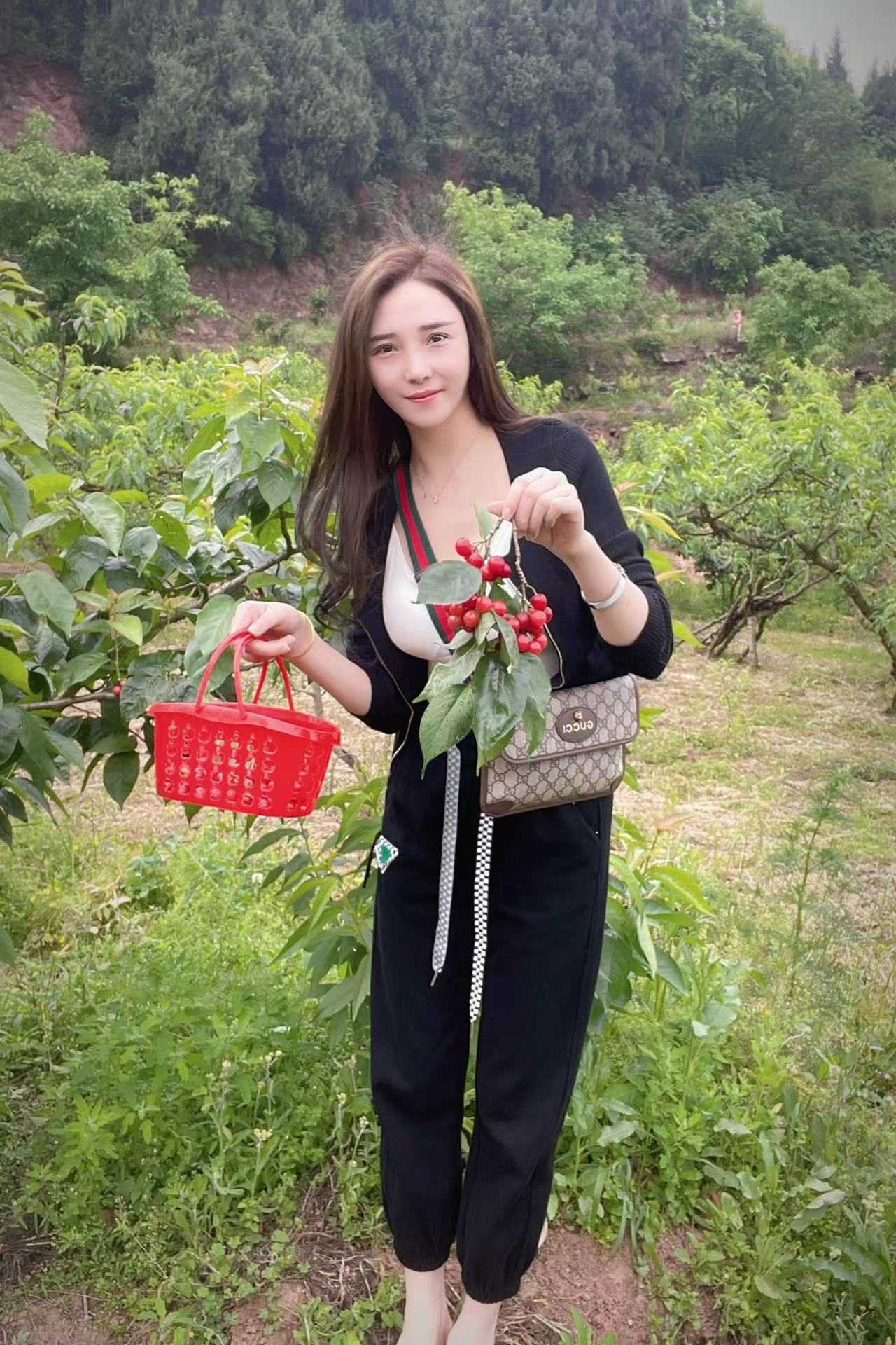 很有气质的美女一枚