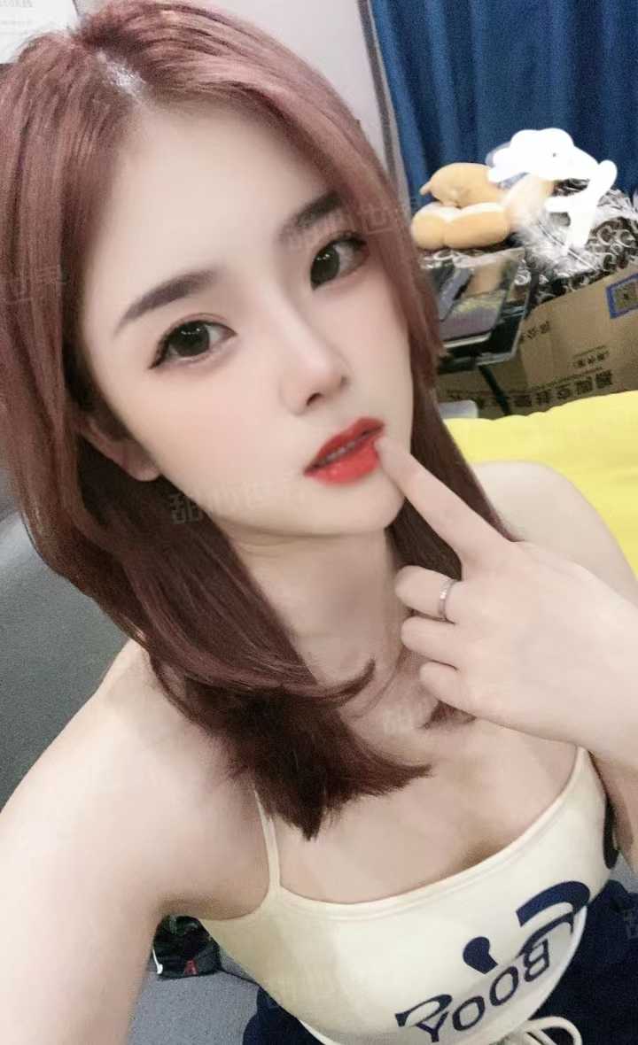 肤白貌美大长腿颜值高的小姐姐