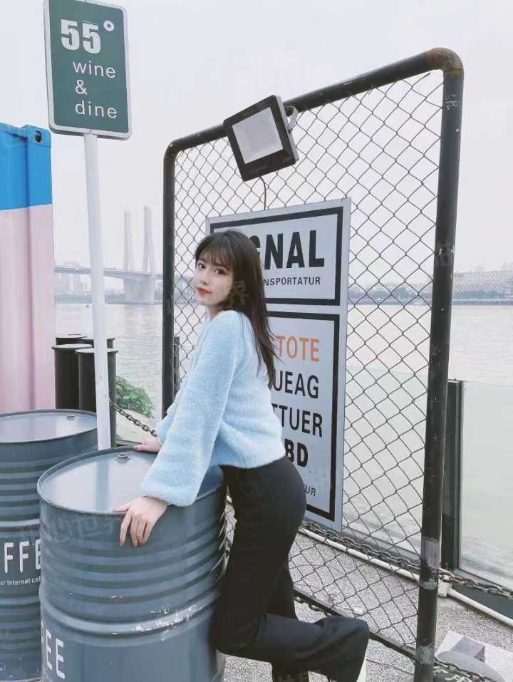 超年轻的温柔可爱的小姐姐