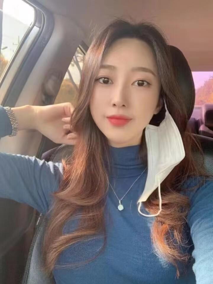 上城区很热情的伊伊美女