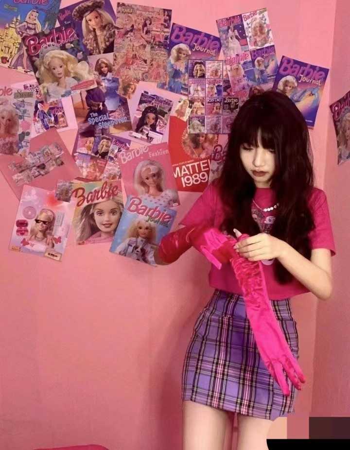 很年轻可爱的妹子