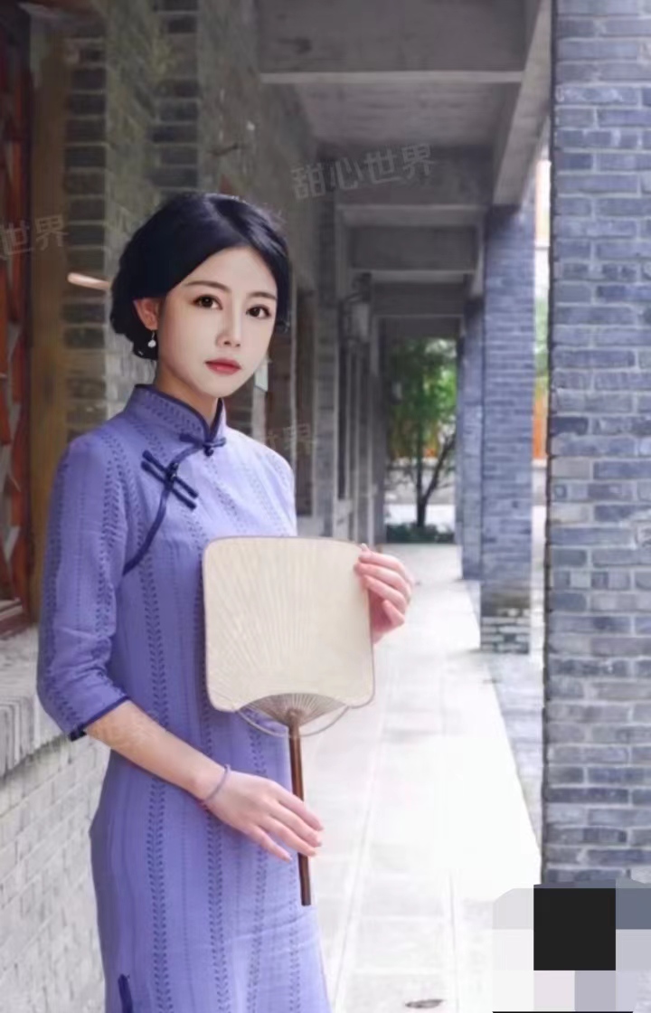 很优雅的制服妹妹