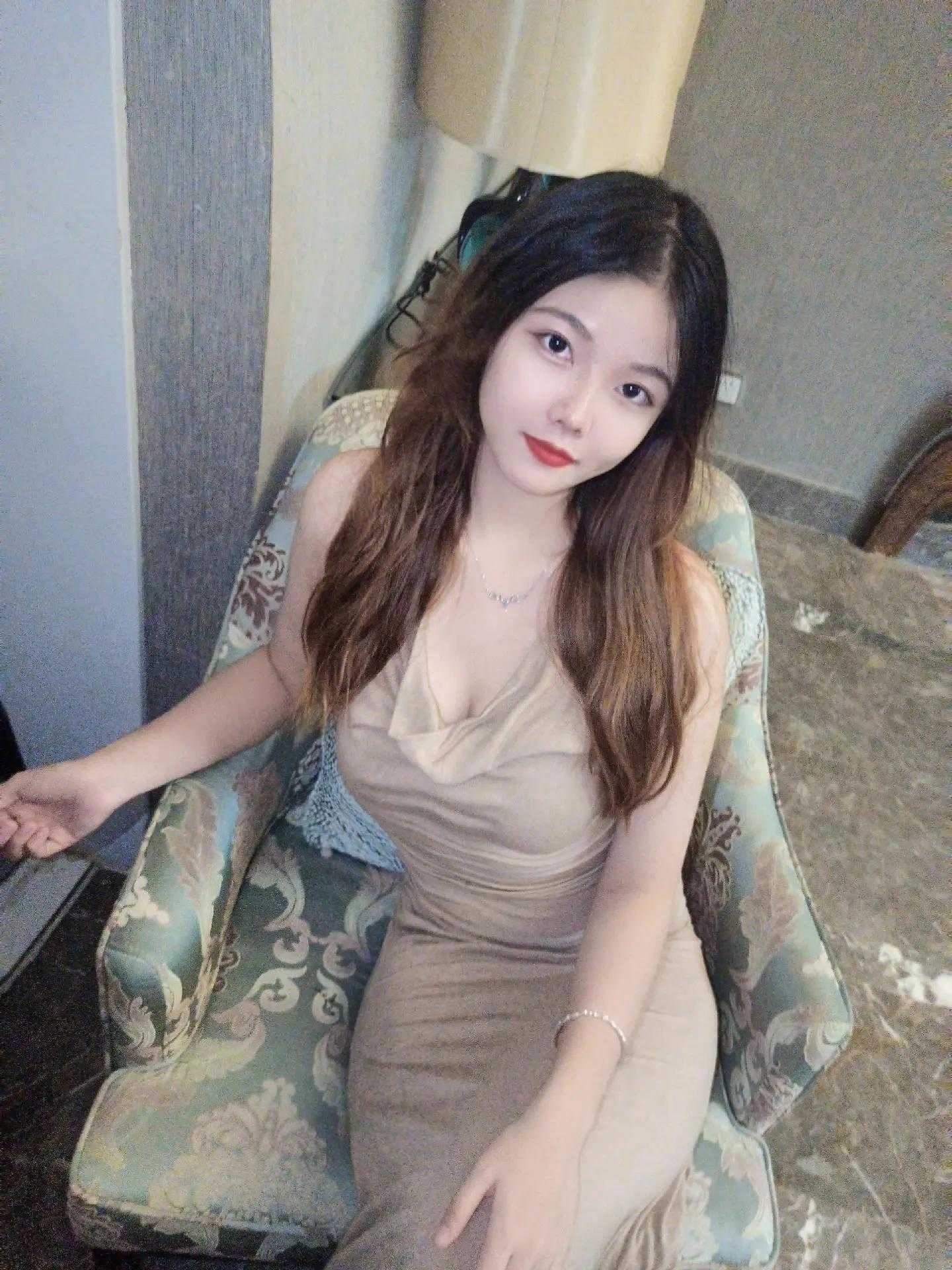 奶子很软的美女司徒