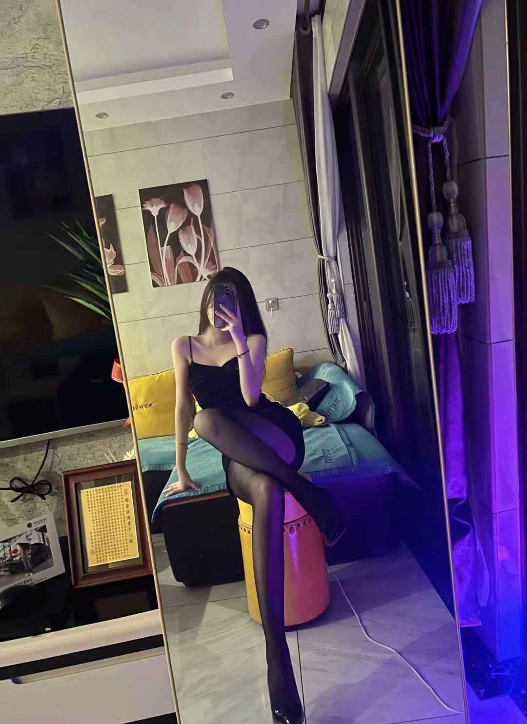 性感黑丝，长的美丽动人，诱惑力十足