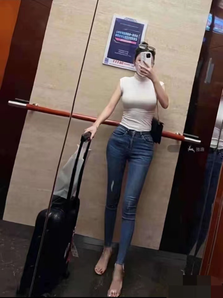 胸大屁股大 舒服的飞起