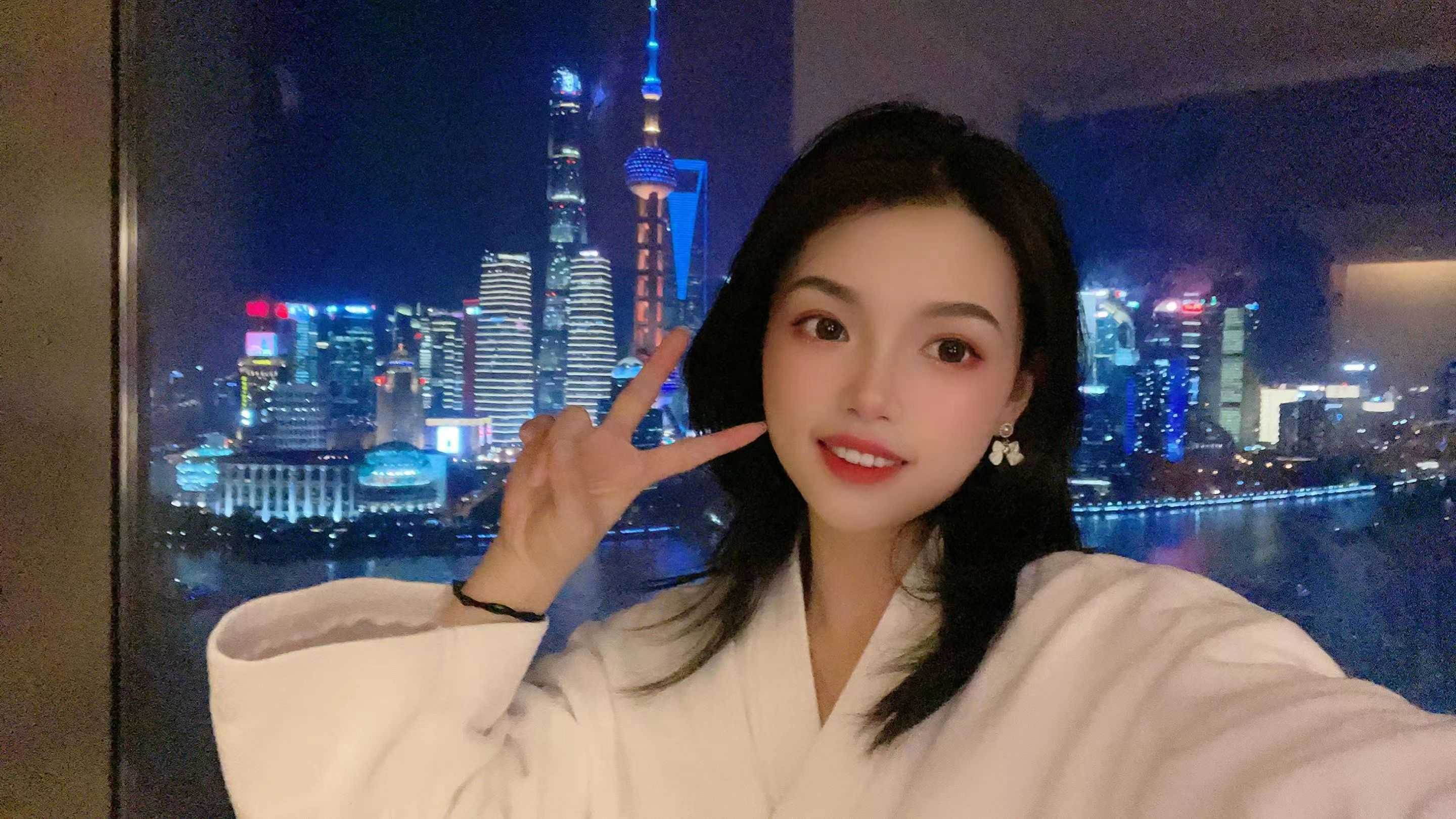 胸大的护士妹子