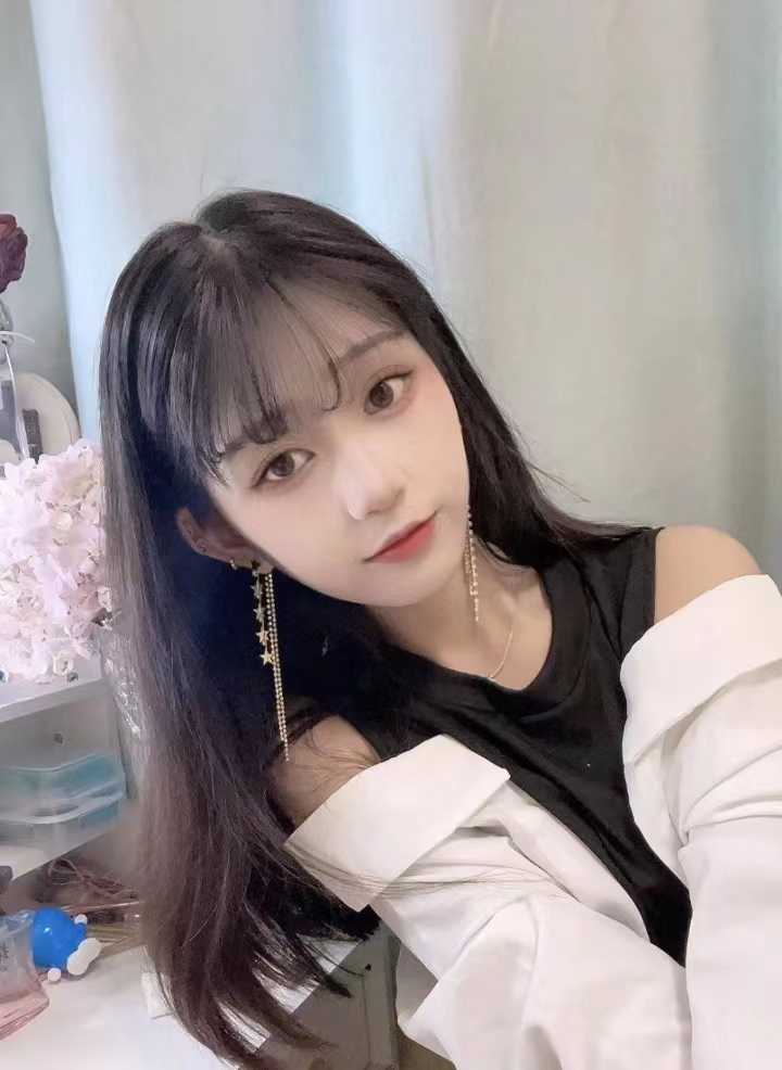 体验温柔型良家女孩，在校兼职学妹，服务就是好 身材火辣