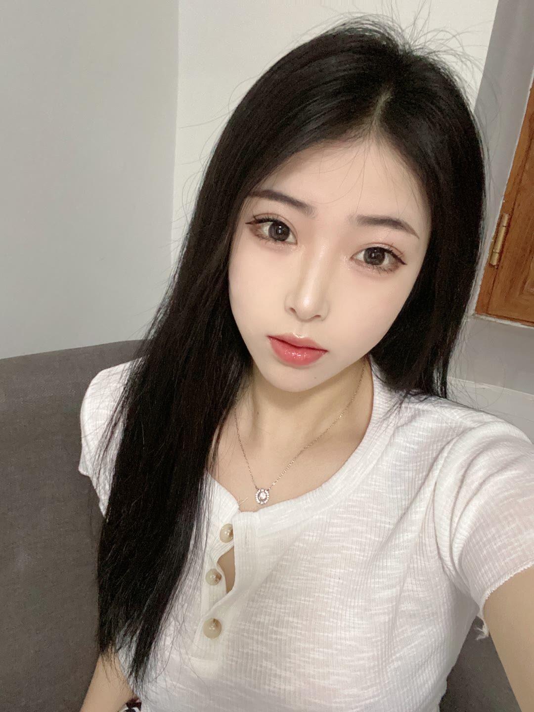 成都极品嫩妹 活好身材棒 胸控腿控服务控 满足你各种需求