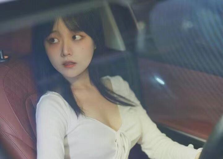 酥酥麻麻的挑逗 有意思的小姐姐。值得推荐